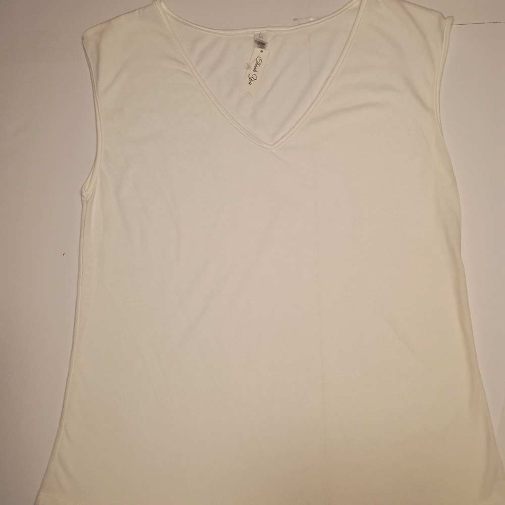 #1015 NWOT Next Level Apparel White Tank Top